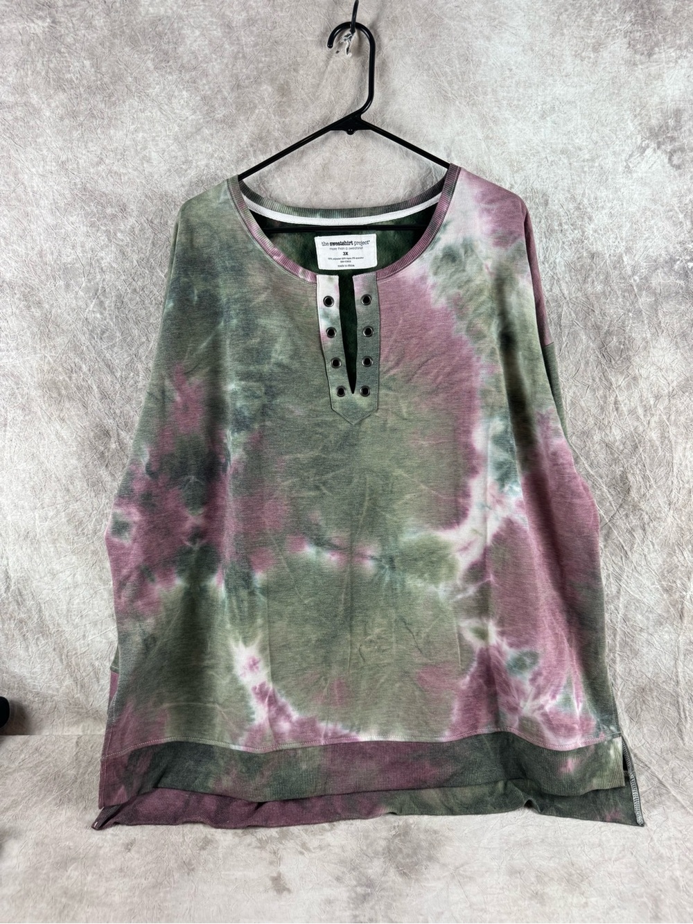 Relaxed Tie-Dye Henley Sweatshirt in Olive & Mauve very soft like new 3x